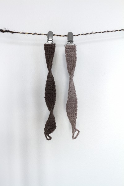 pacifierstring_grey2-400x600