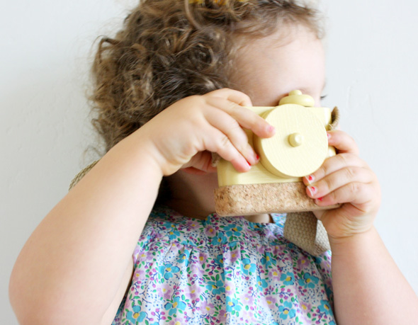 1-Twig-Creative-Jouets-Bois-Appareils-Photos-590x459