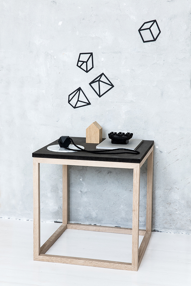 Kristina_Dam_table_mobile