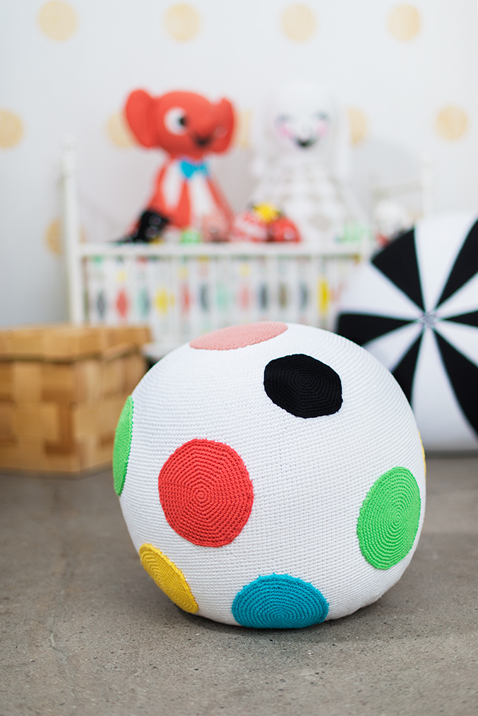 Littlephant_crochet_pouf_2014