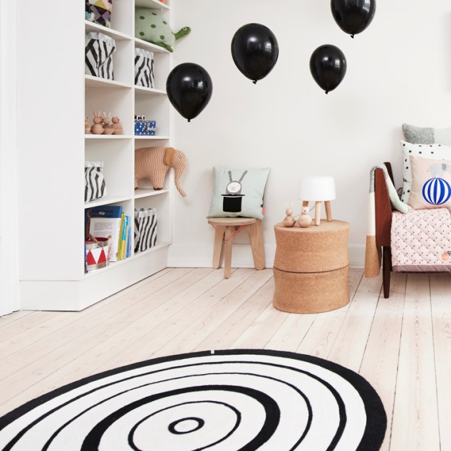 tapis-rond-noir-et-blanc